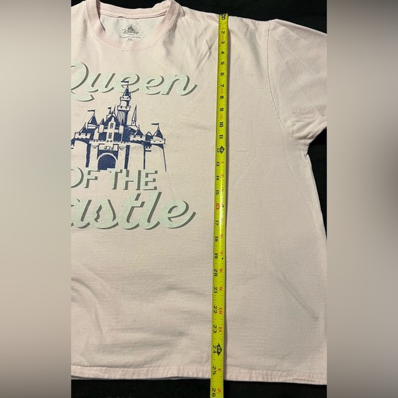 UC Disney Original “Queen of the Castle” Light Pink T-Shirt Women’s 2XL - Picture 5 of 9